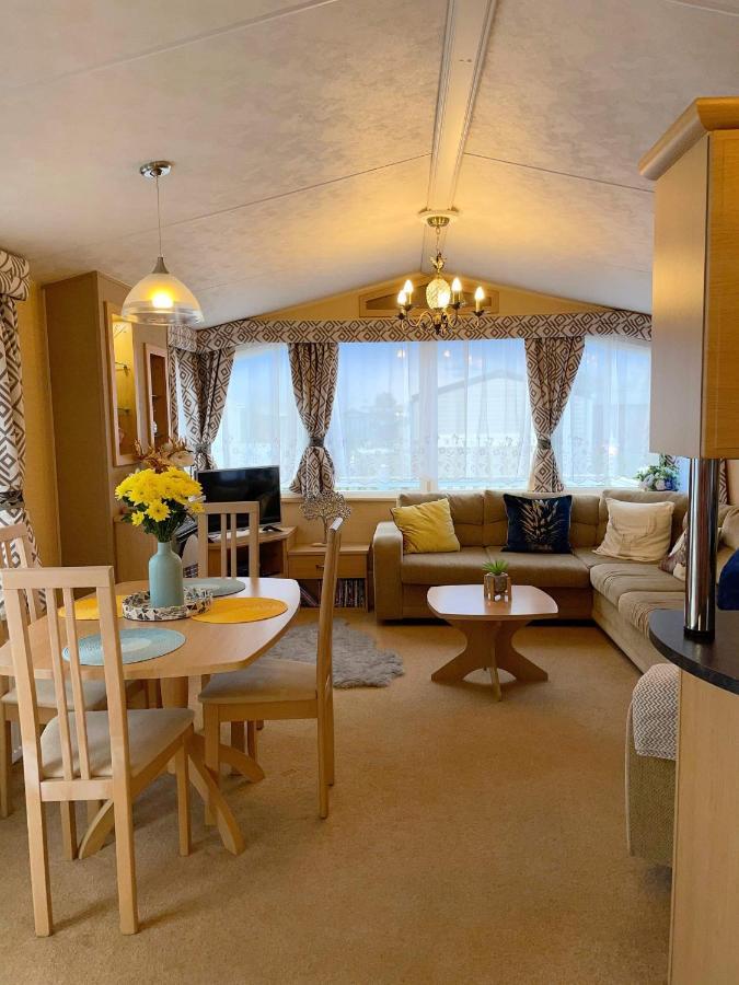 Caravan For Rent At Tattershall Holiday Park מראה חיצוני תמונה