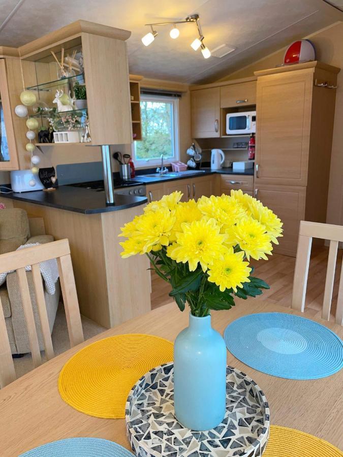 Caravan For Rent At Tattershall Holiday Park מראה חיצוני תמונה