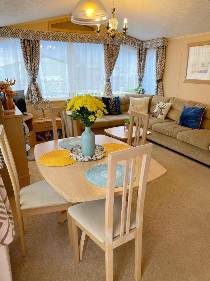 Caravan For Rent At Tattershall Holiday Park מראה חיצוני תמונה