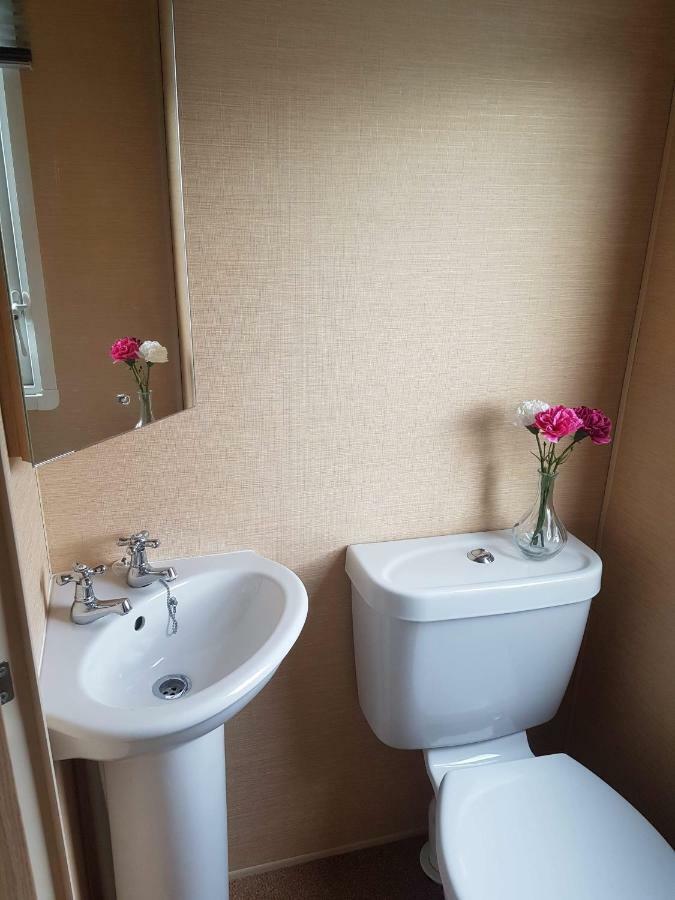 Caravan For Rent At Tattershall Holiday Park מראה חיצוני תמונה