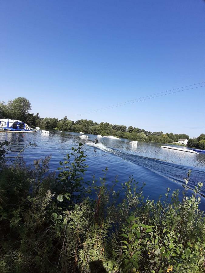 Caravan For Rent At Tattershall Holiday Park מראה חיצוני תמונה