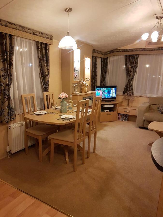 Caravan For Rent At Tattershall Holiday Park מראה חיצוני תמונה